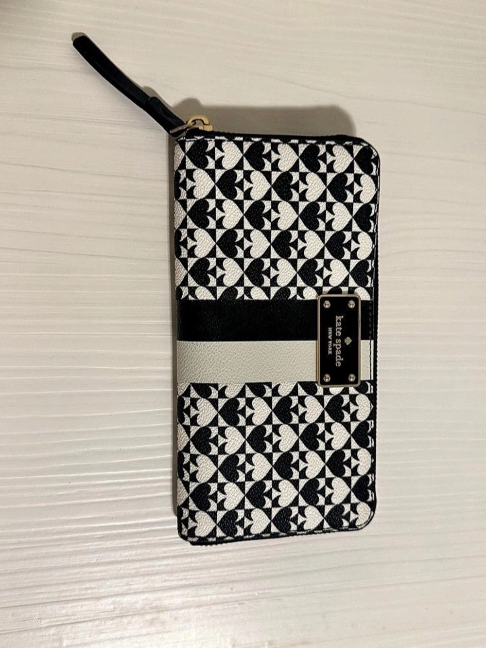 Kate Spade Black & White Wristlet Wallet